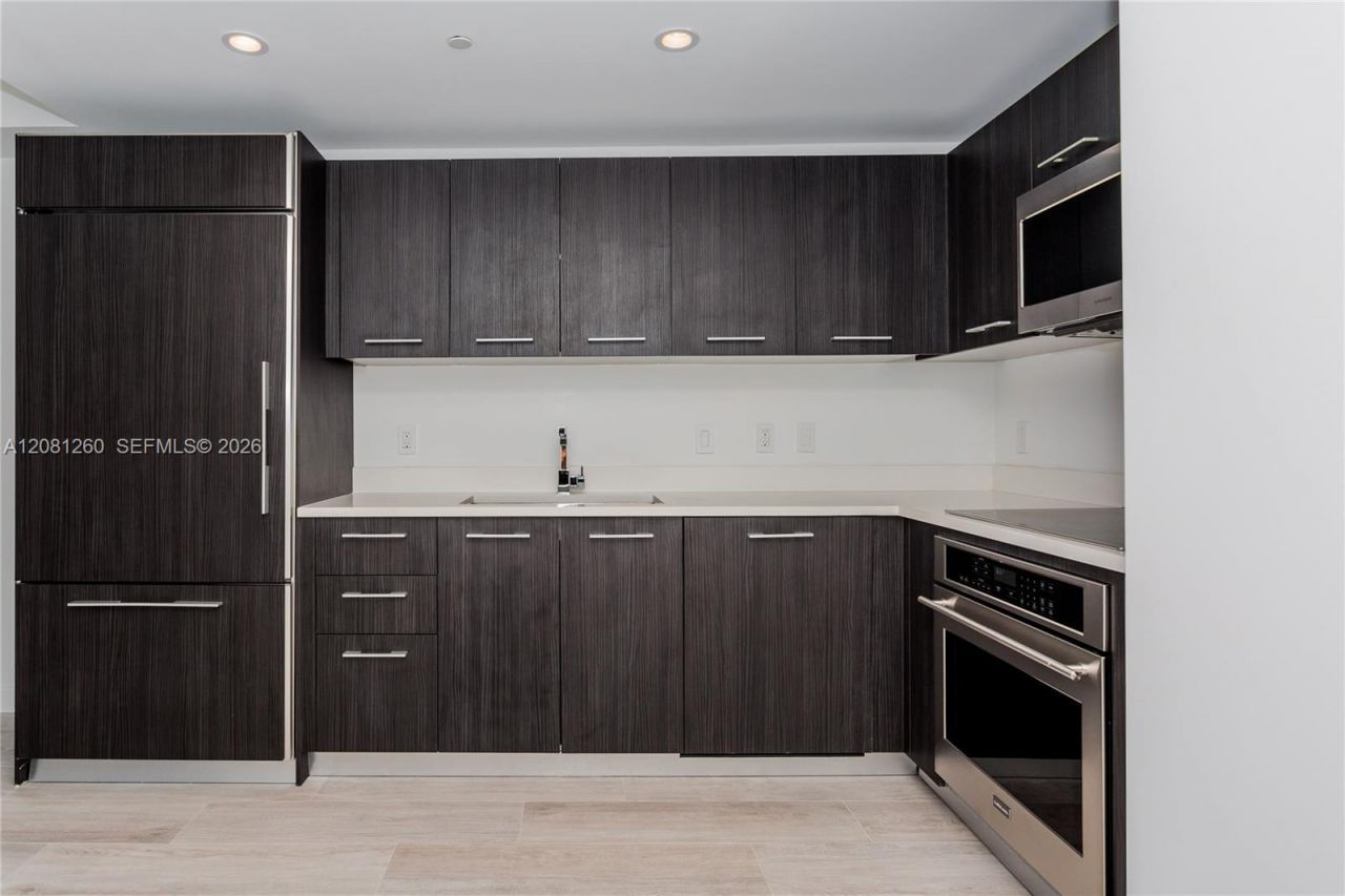 45 SW 9th St , Unit 3204, Miami, FL 33130 Photo