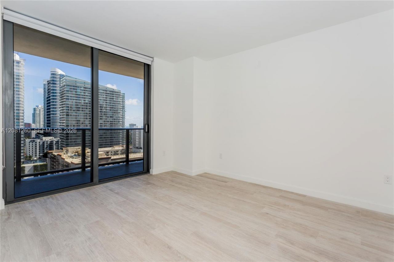 45 SW 9th St , Unit 3204, Miami, FL 33130 Photo