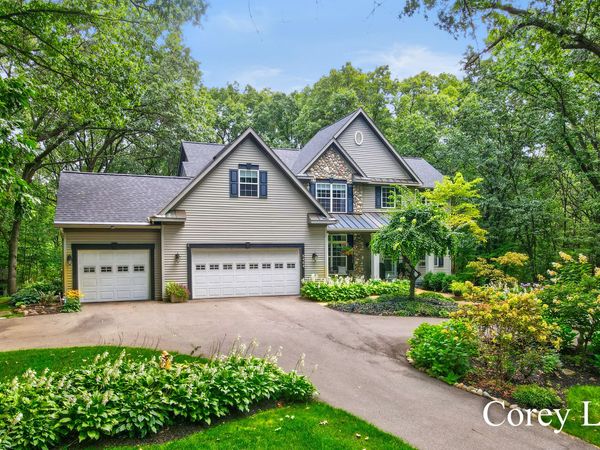 8484 Rocky Pines Drive NE, Rockford, MI 49341