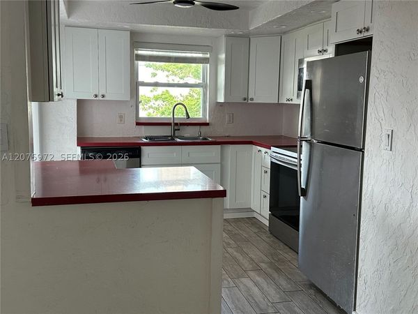 180 NE 12th , Unit 17E, Hallandale, FL 33009