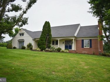 2311 SPRINGFIELD DRIVE, CHAMBERSBURG, PA 17202