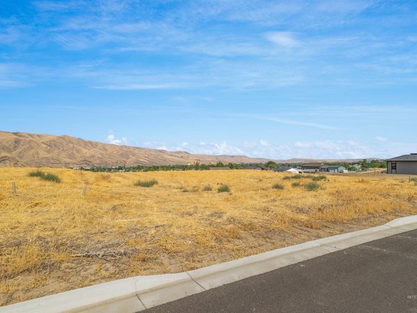 1686 Bennett Hill Drive, Clarkston, WA 99403