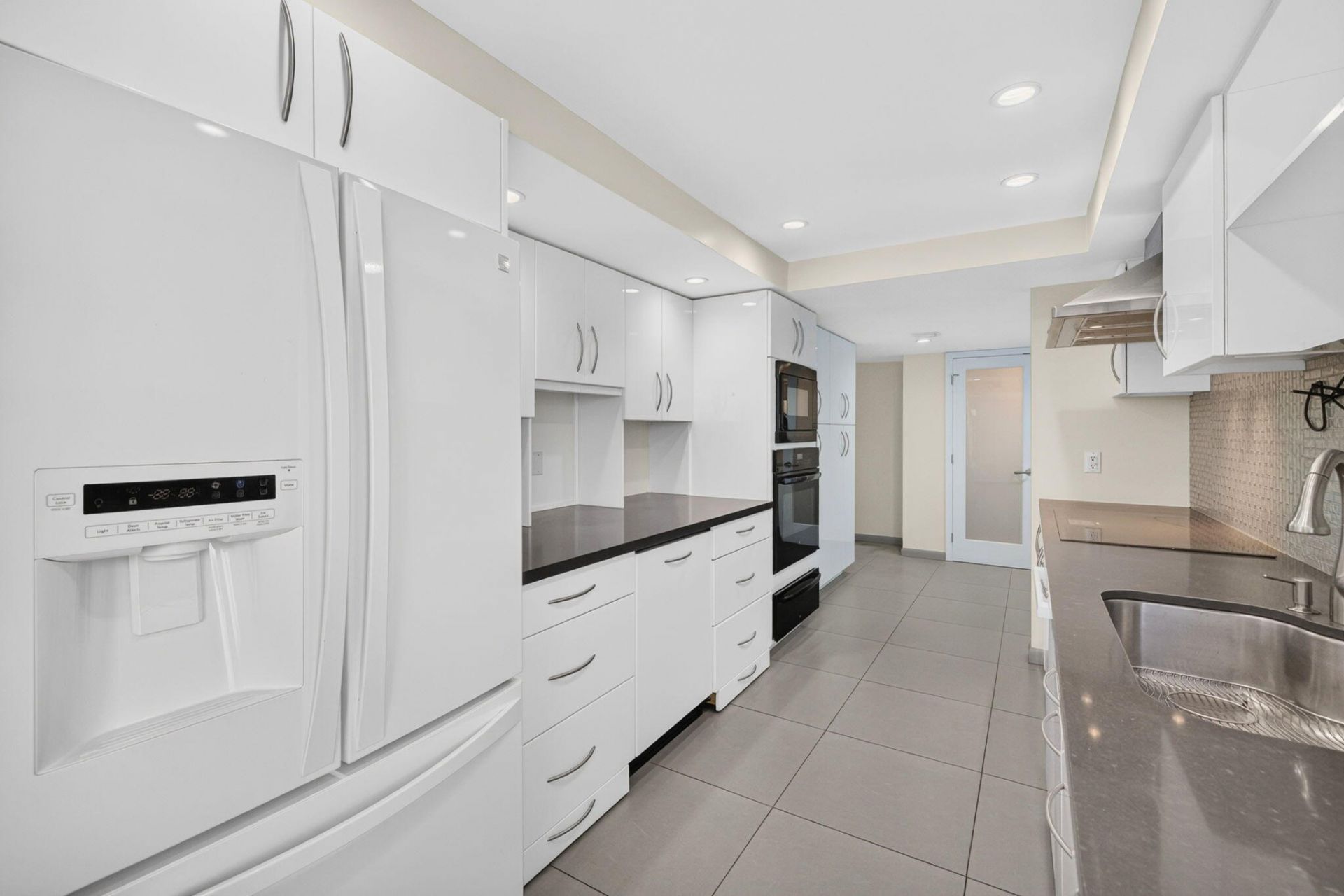 777 Bayshore Drive, Unit 701, Fort Lauderdale, FL 33304 Photo