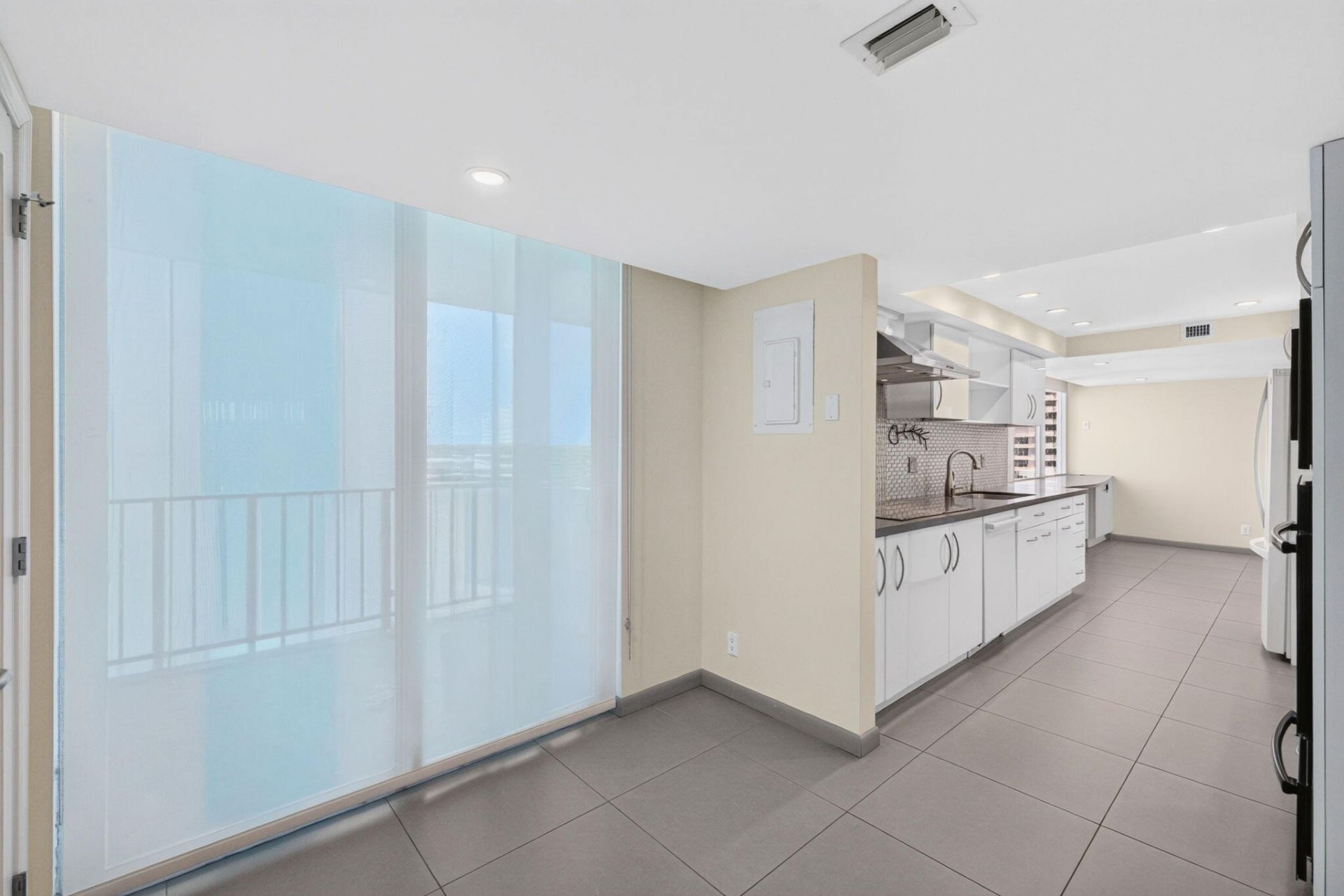 777 Bayshore Drive, Unit 701, Fort Lauderdale, FL 33304 Photo