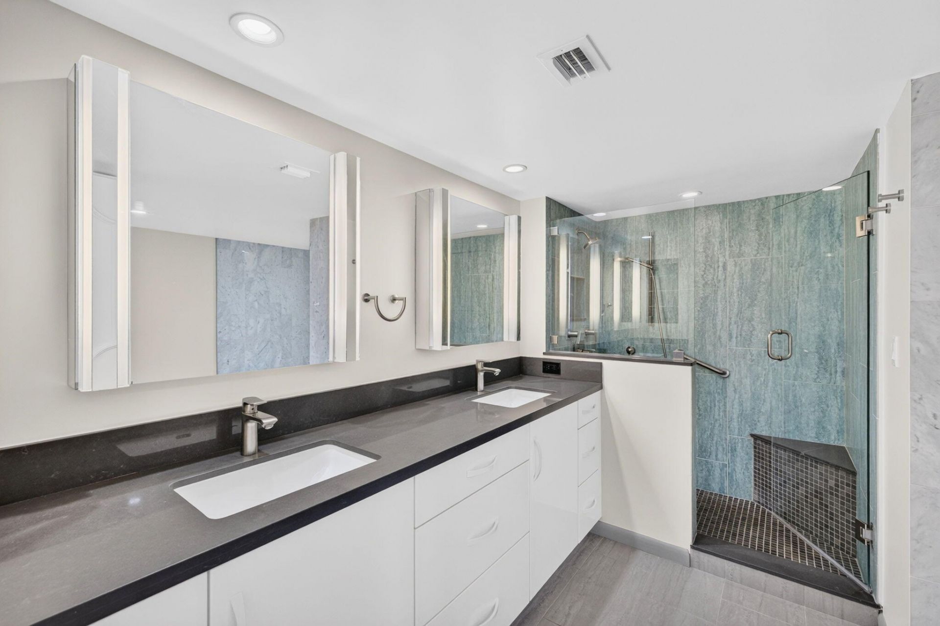 777 Bayshore Drive, Unit 701, Fort Lauderdale, FL 33304 Photo