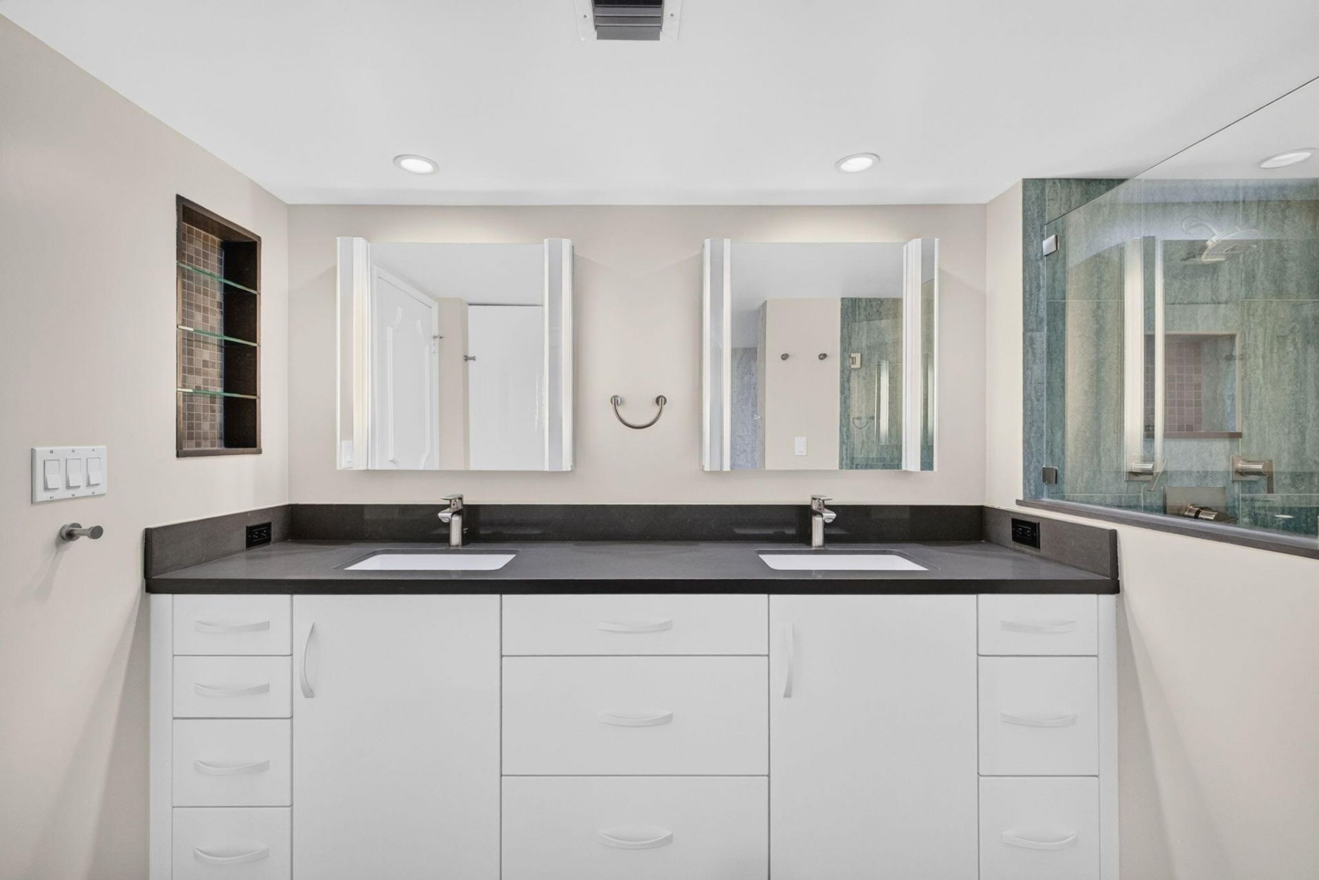 777 Bayshore Drive, Unit 701, Fort Lauderdale, FL 33304 Photo
