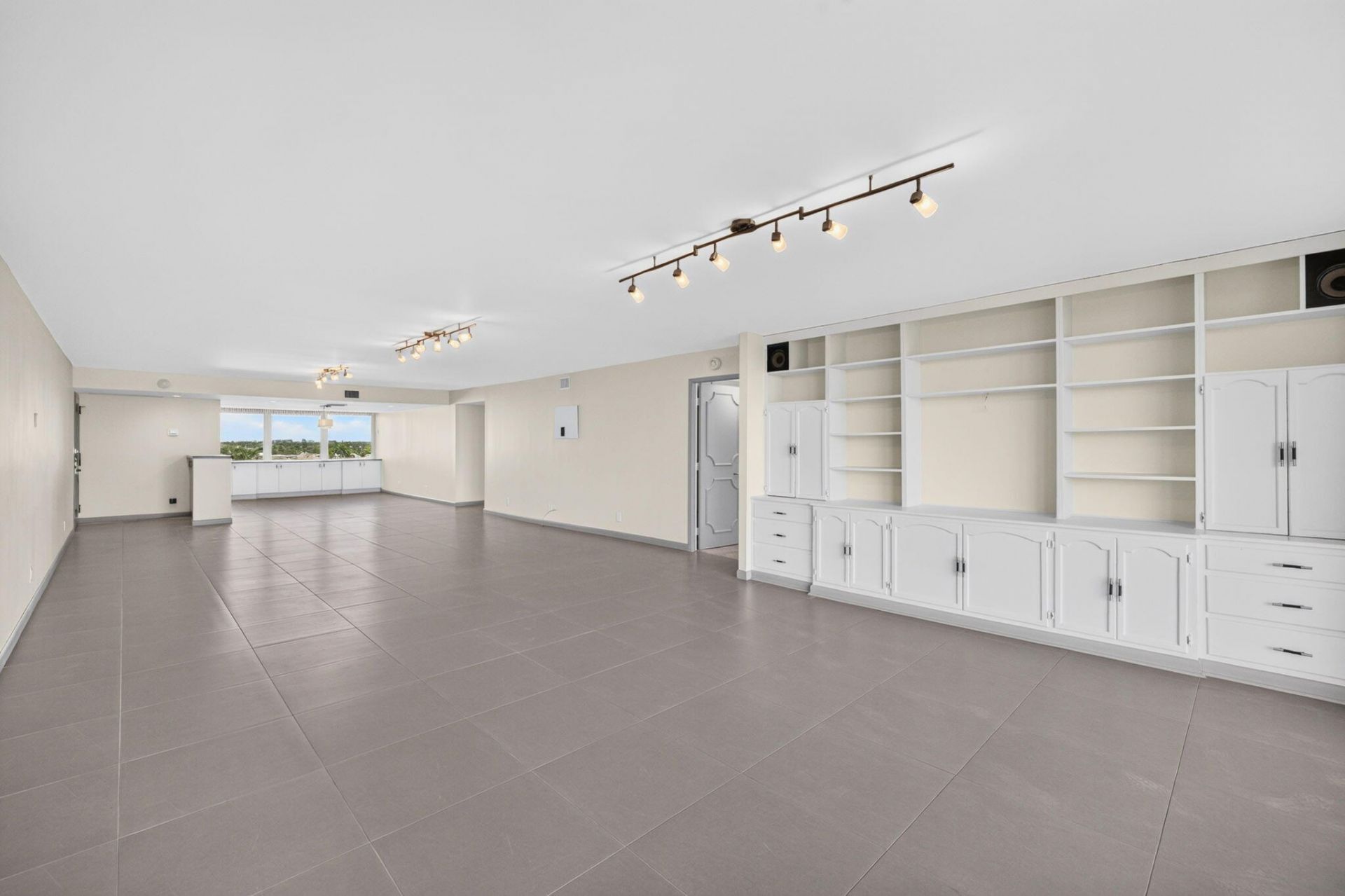777 Bayshore Drive, Unit 701, Fort Lauderdale, FL 33304 Photo