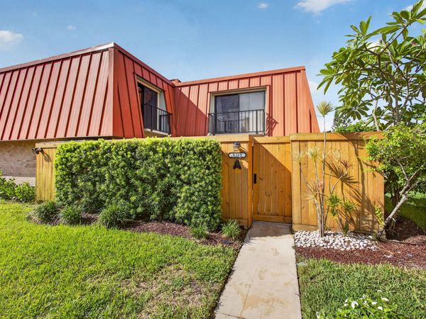 3202 Meridian Way N, Unit A, Palm Beach Gardens, FL 33410