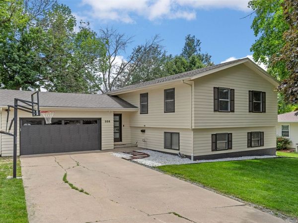 358 31st Street SE, Cedar Rapids, IA 52403