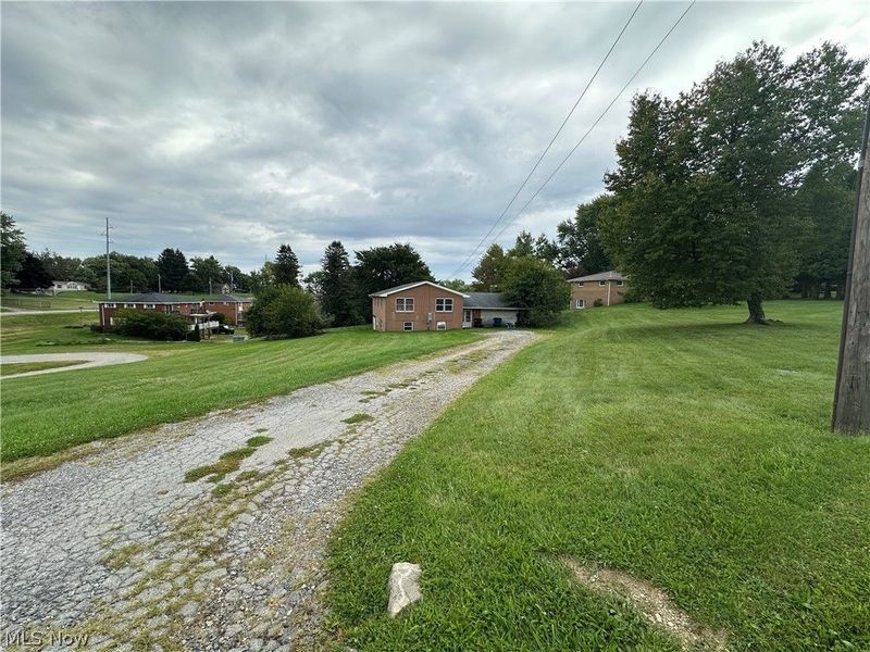 16294 Susan Drive, East Liverpool, OH 43920 Photo 2