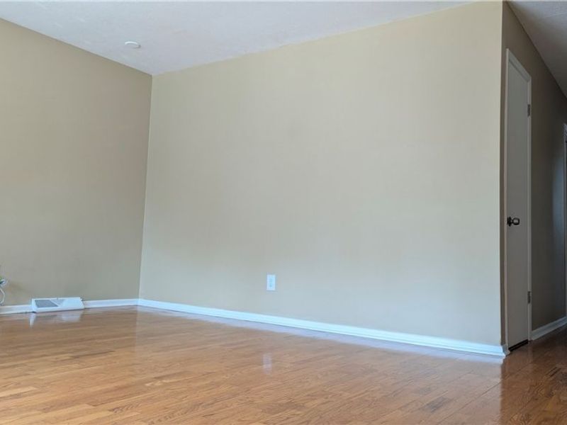 18971 Nitra Avenue, Maple Heights, OH 44137 Photo 7
