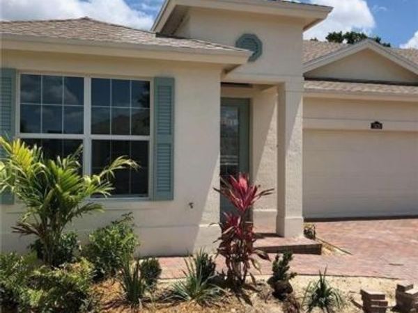 7432 Oakridge Place, Vero Beach, FL 32966