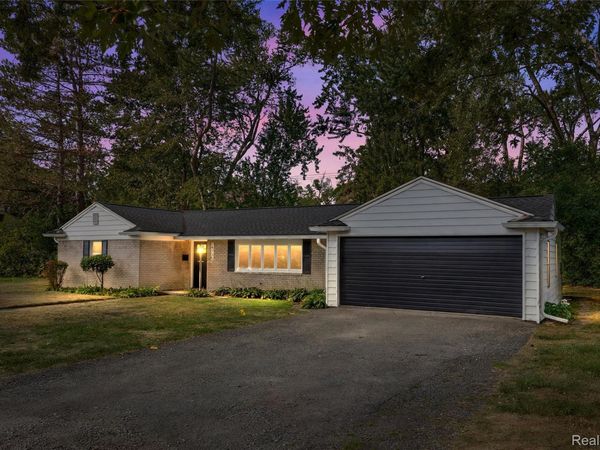 24735 Lathrup Boulevard , Southfield, Mi 48075