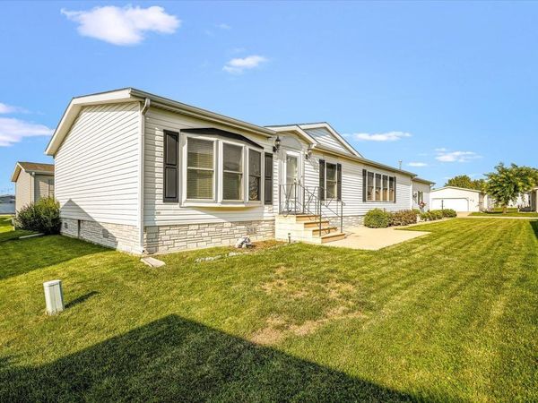 2075 Iris Lane, BELVIDERE, IL 61008