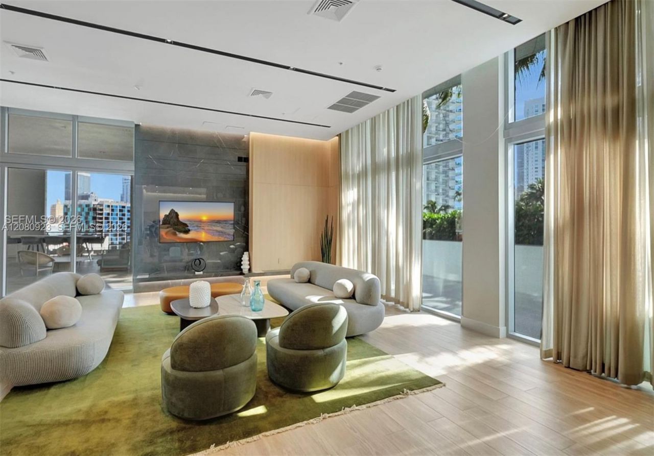 90 SW 3rd St , Unit 2210, Miami, FL 33130 Photo