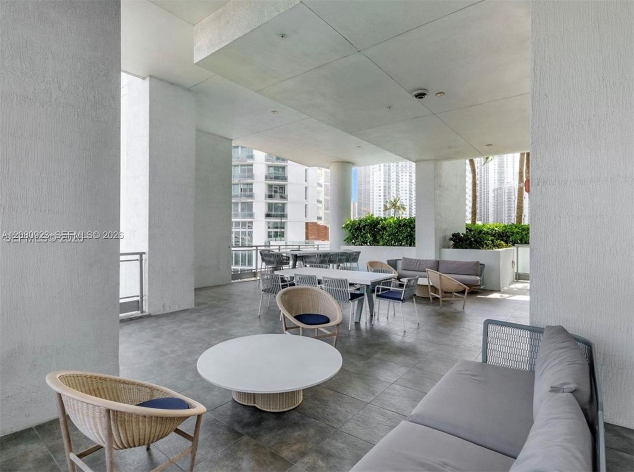 90 SW 3rd St , Unit 2210, Miami, FL 33130 Photo