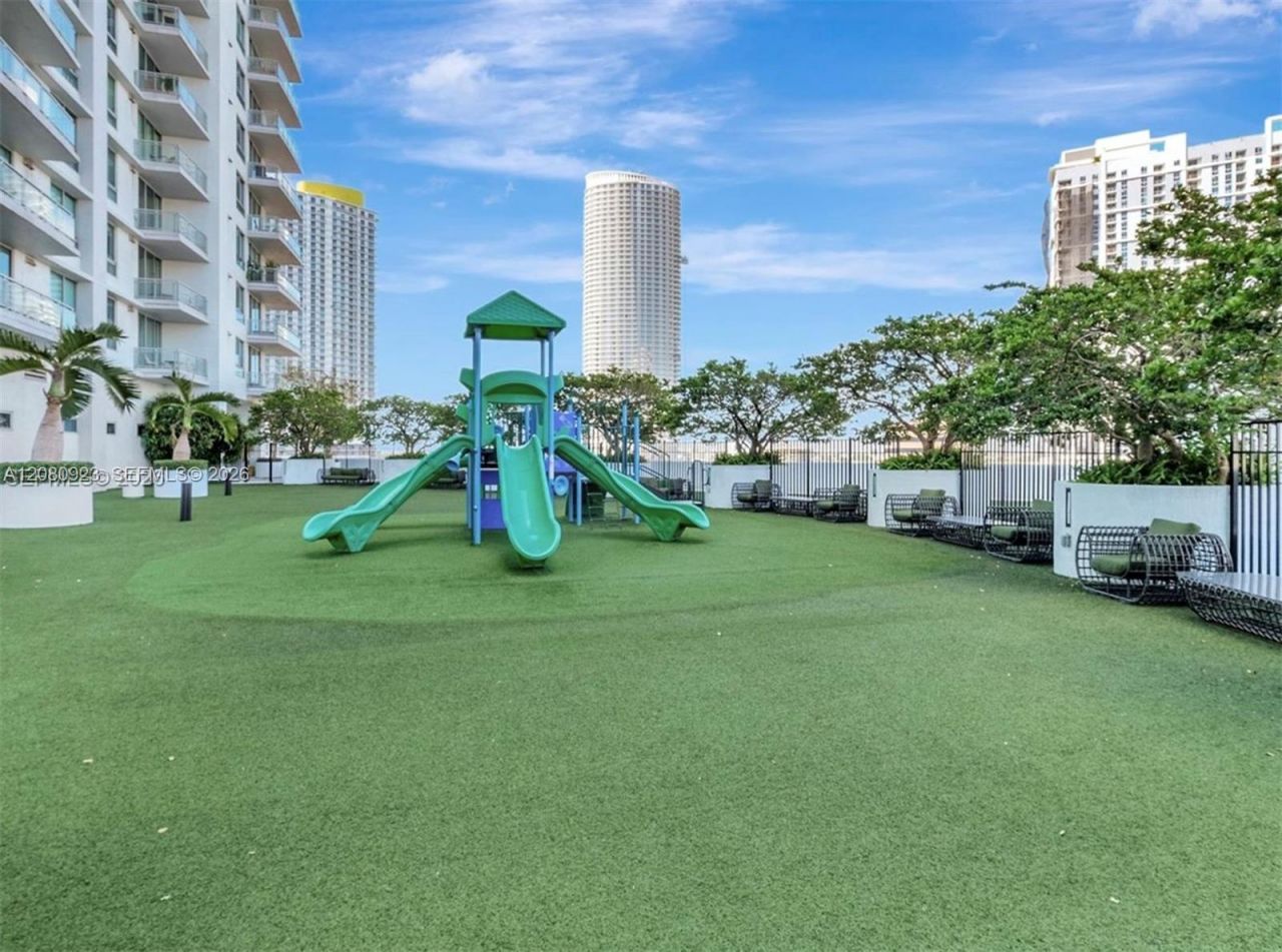 90 SW 3rd St , Unit 2210, Miami, FL 33130 Photo