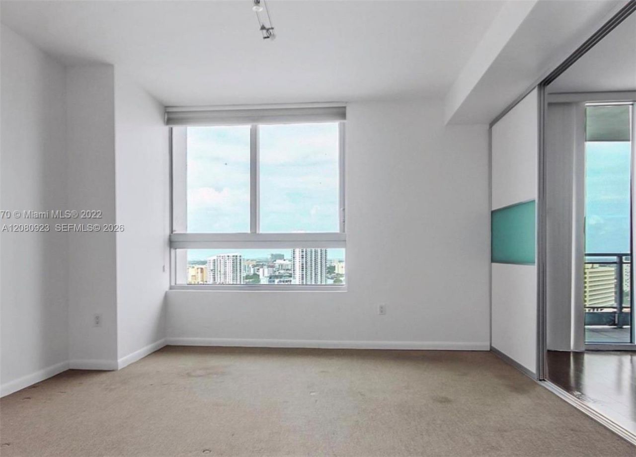90 SW 3rd St , Unit 2210, Miami, FL 33130 Photo