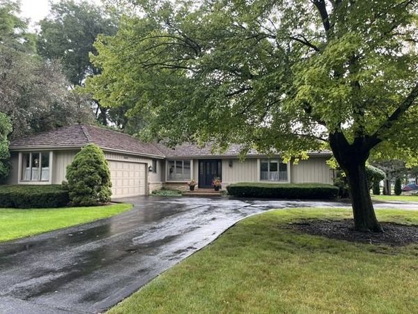 990 Burridge Court , Libertyville, IL 60048