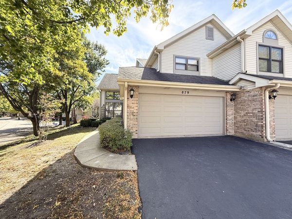 879 N Auburn Woods Drive , Palatine, IL 60067