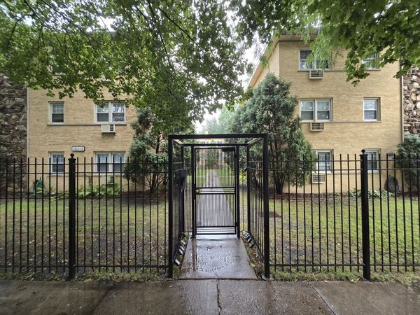 1819 W Touhy Avenue , Unit 4, Chicago, IL 60626
