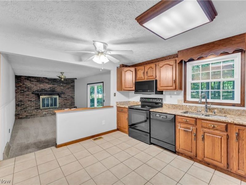 7400 Brenel Drive, Concord Township, OH 44060 Photo 12