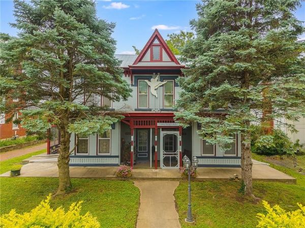 1321 South Street, Lexington, MO 64067