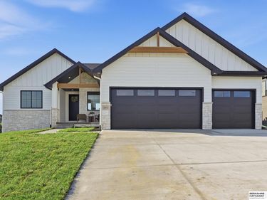 16915 Benjamin Street, Bennington, NE 68007