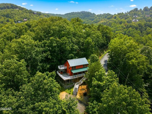2411 Misty Shadows Drive, Pigeon Forge, TN 37862