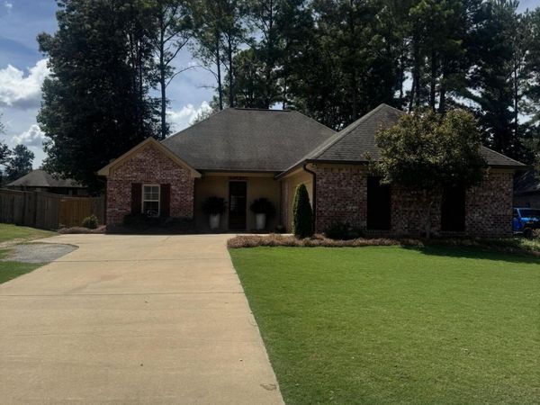 105 Kings Crossing, Canton, MS 39046