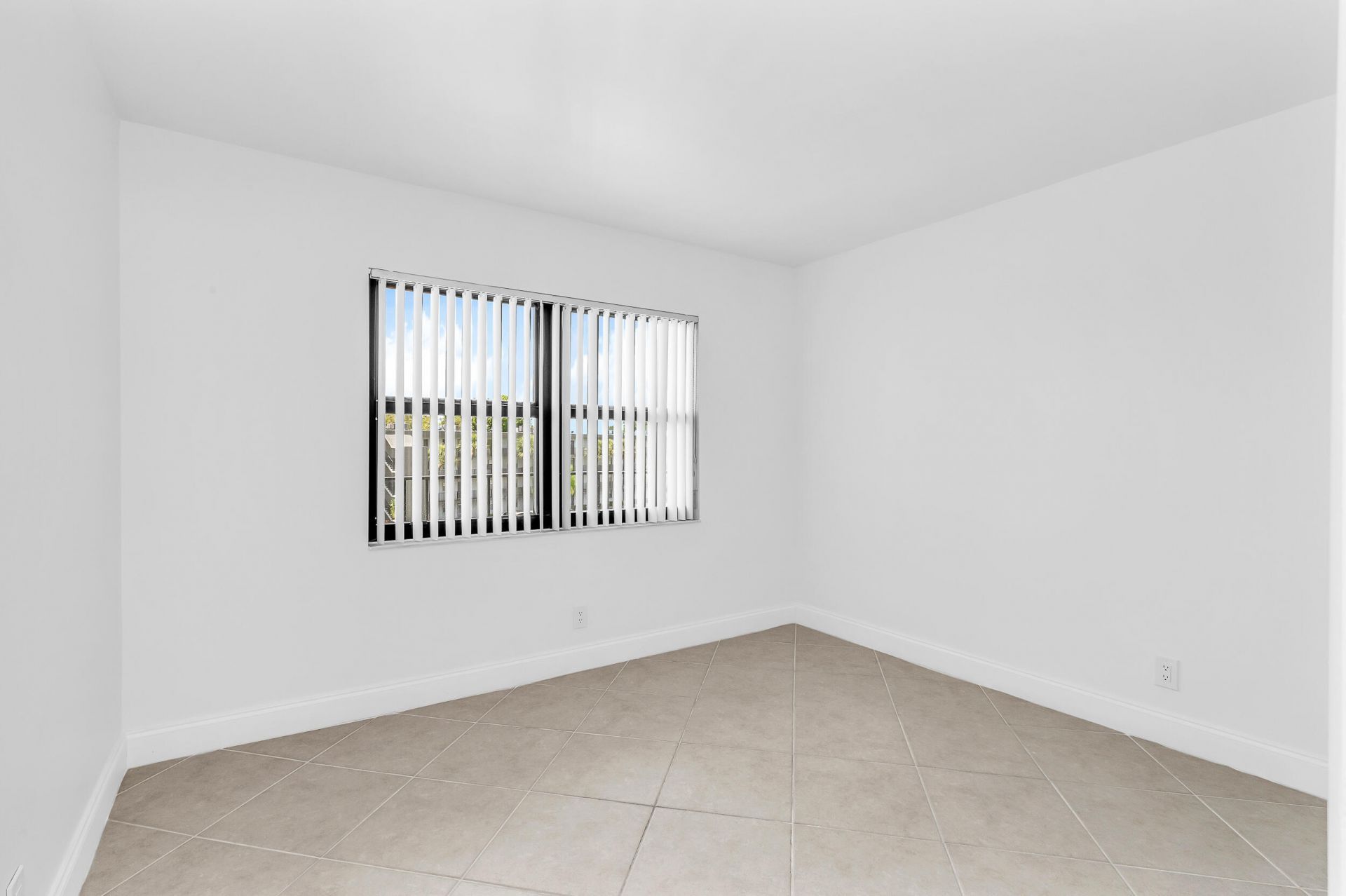9235 SW 8th Street, Unit 405, Boca Raton, FL 33428 Photo