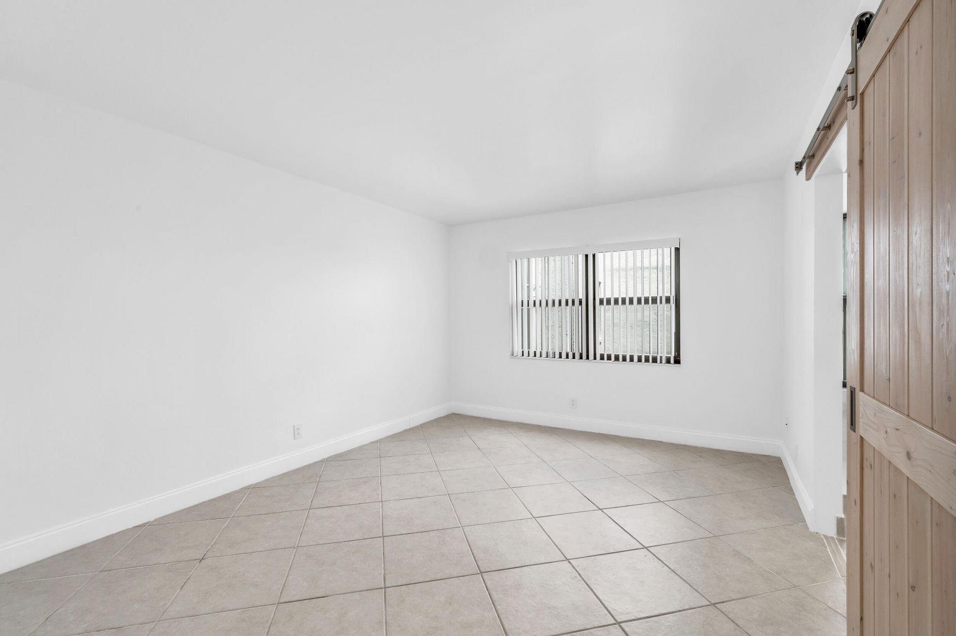 9235 SW 8th Street, Unit 405, Boca Raton, FL 33428 Photo