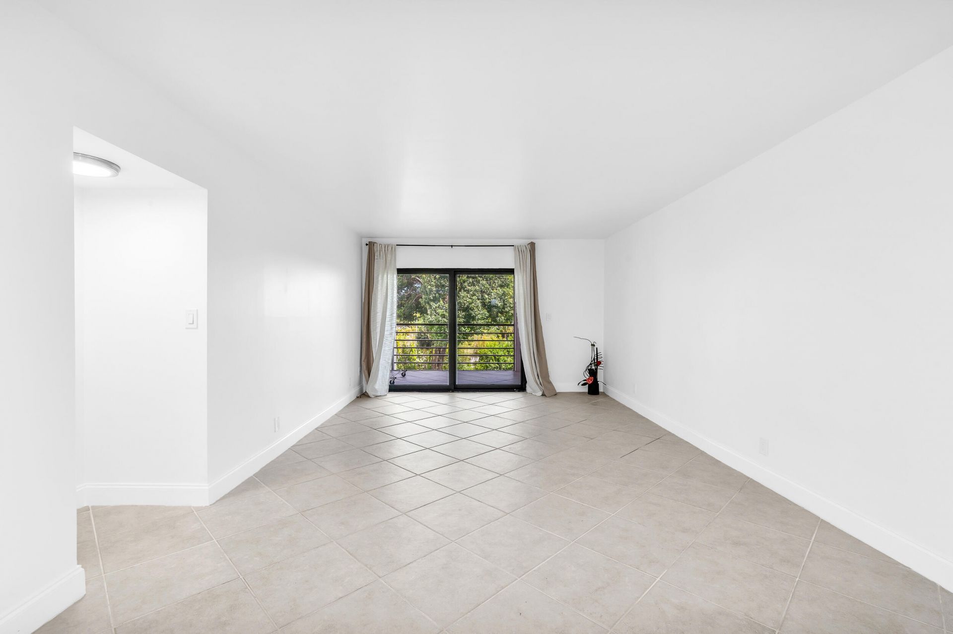 9235 SW 8th Street, Unit 405, Boca Raton, FL 33428 Photo