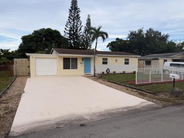 4852 SW 44TH Terrace, Dania Beach, FL 33314