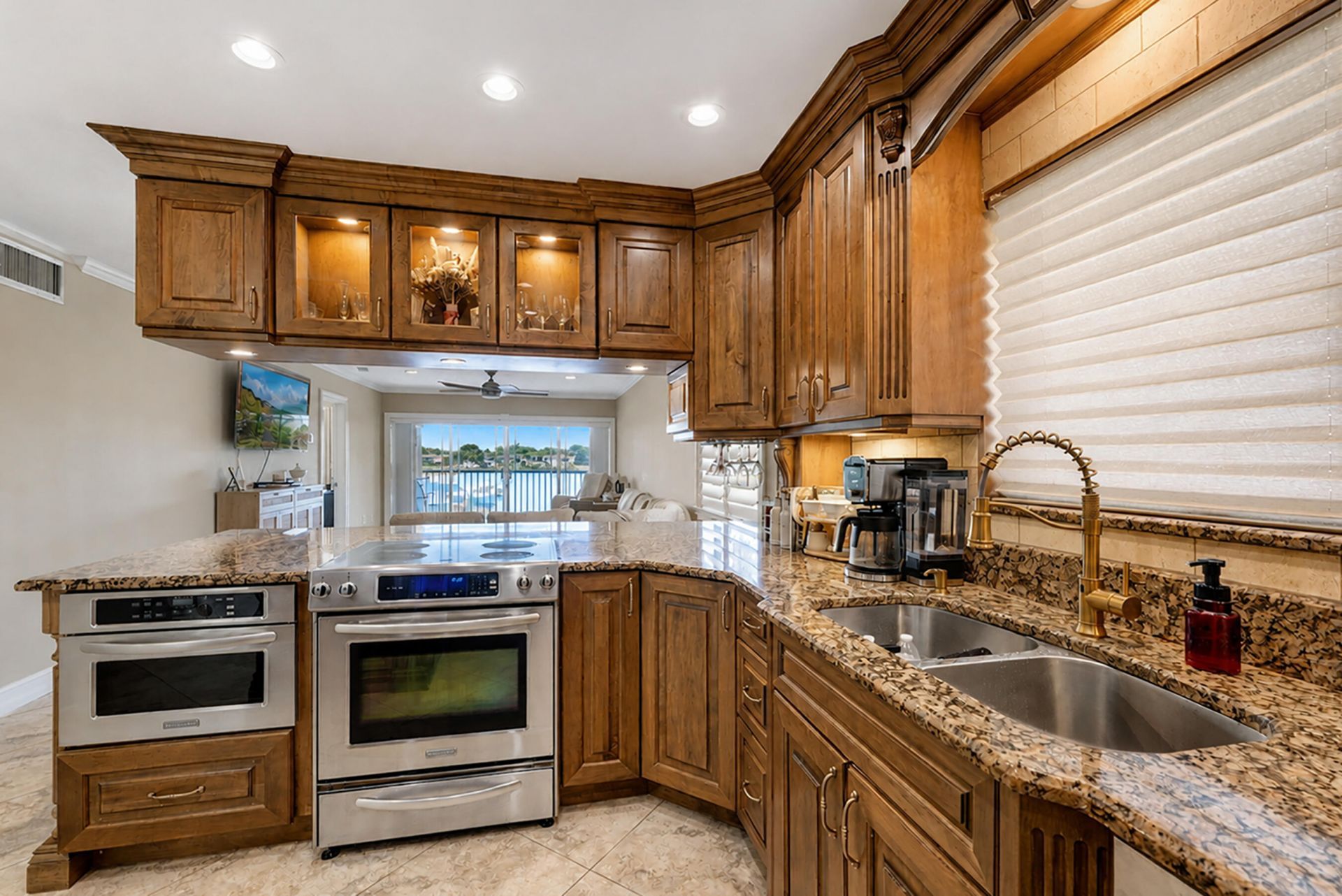 326 Northlake Drive, Unit 201, North Palm Beach, FL 33408 Photo