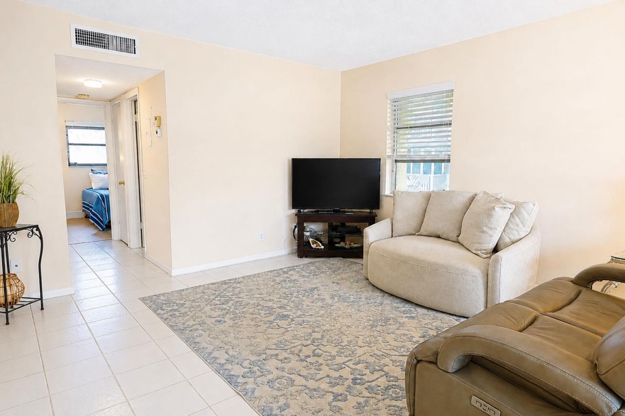 632 Snug Harbor Drive, Unit D18, Boynton Beach, FL 33435 Photo