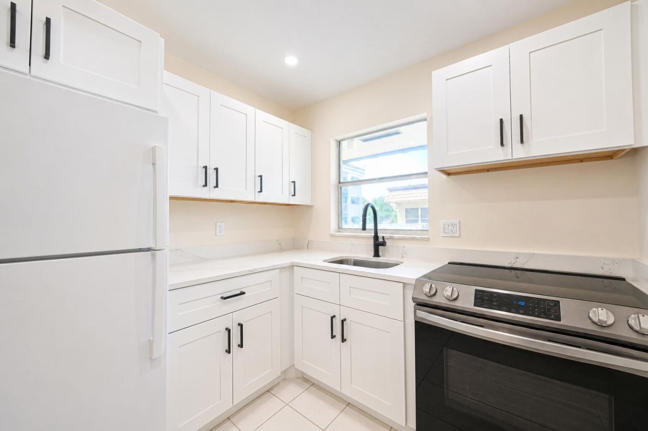 632 Snug Harbor Drive, Unit D18, Boynton Beach, FL 33435 Photo
