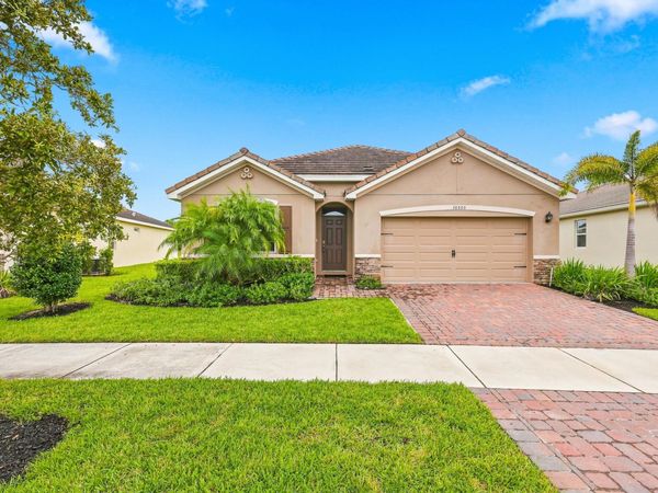 10505 SW Toren Way, Port St. Lucie, FL 34987
