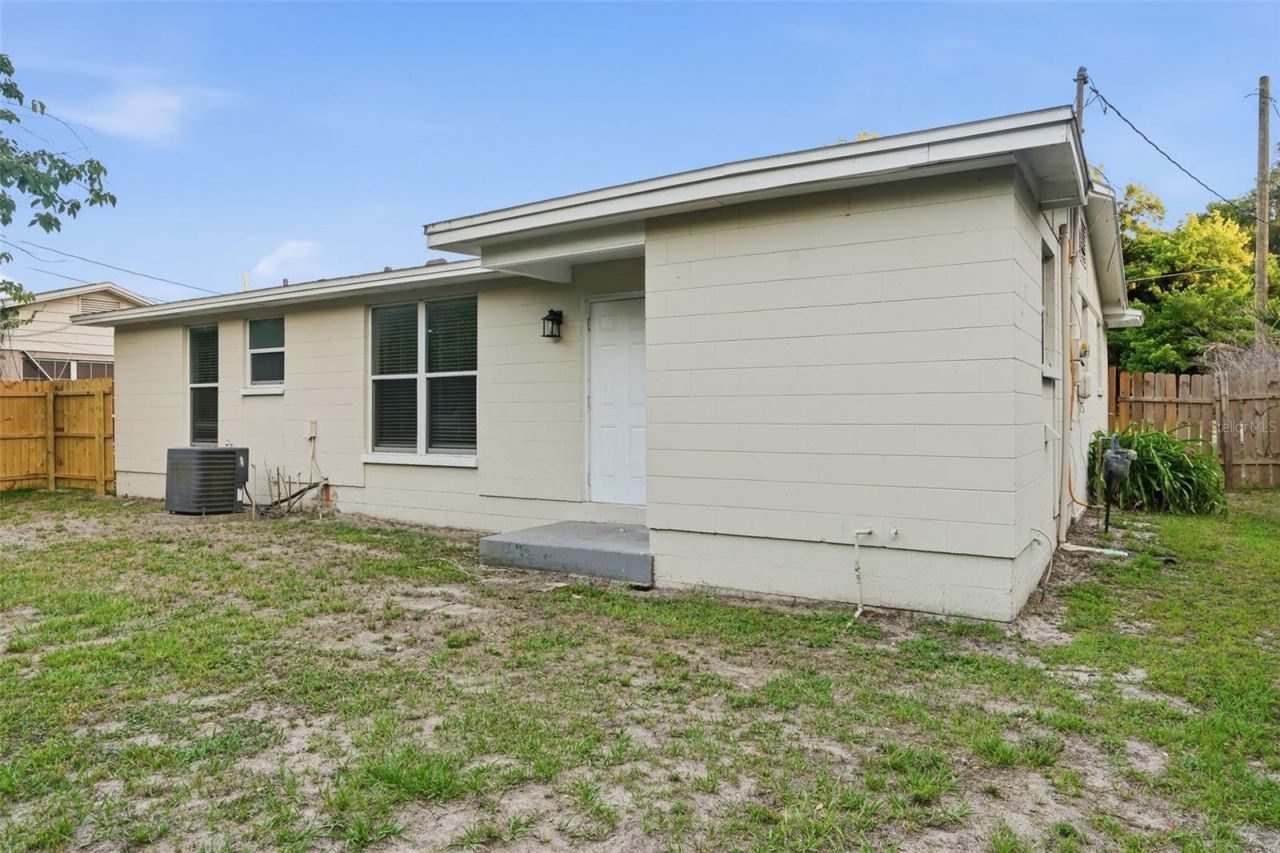 1514 Crest Avenue, Leesburg, FL 34748 Photo