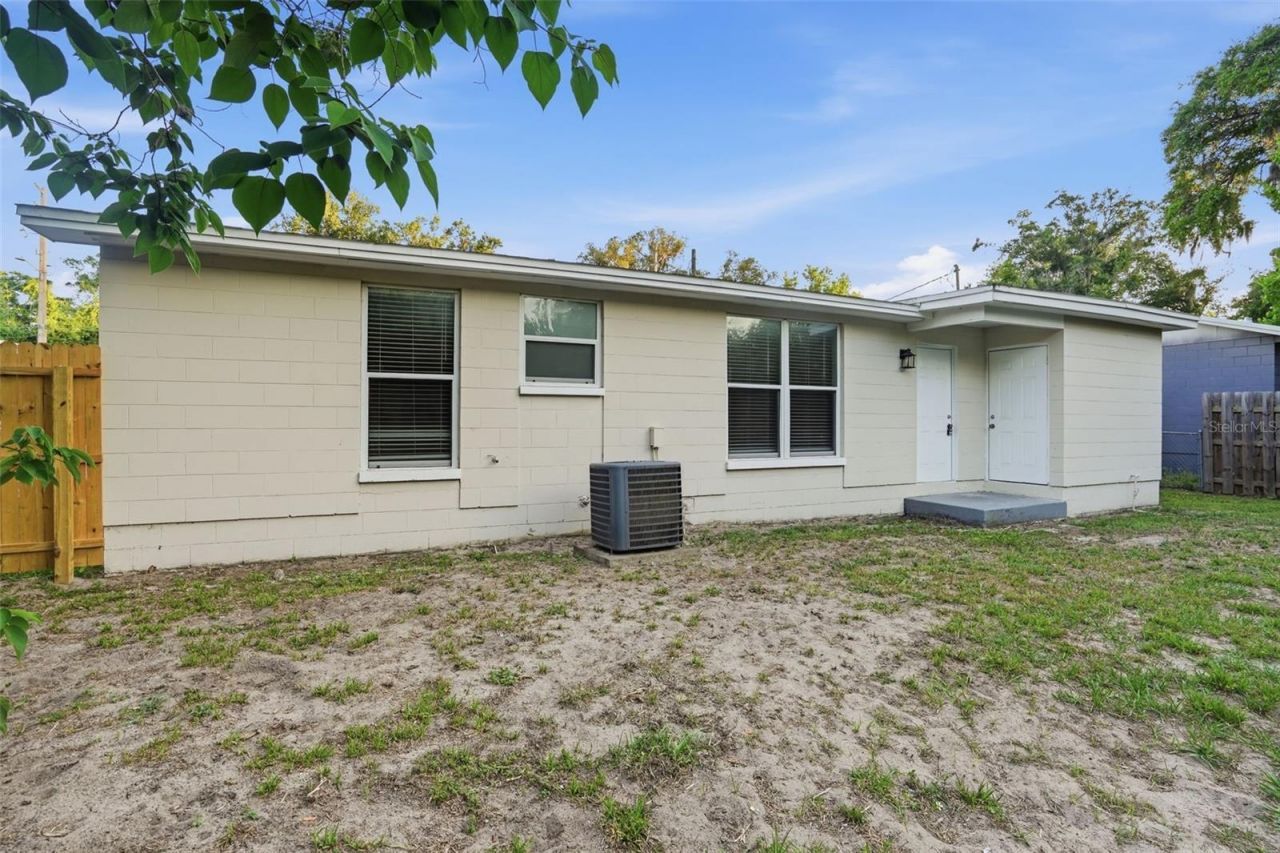 1514 Crest Avenue, Leesburg, FL 34748 Photo