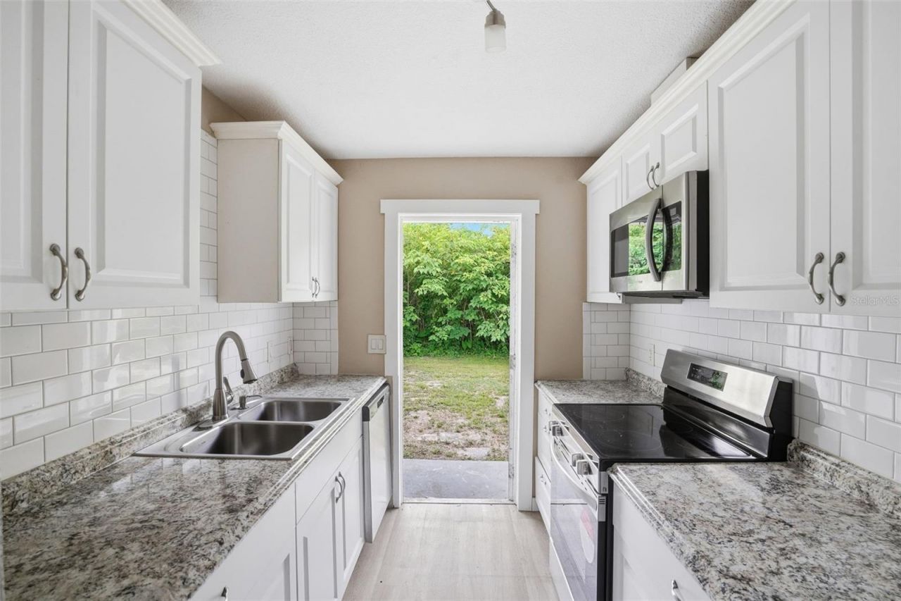 1514 Crest Avenue, Leesburg, FL 34748 Photo