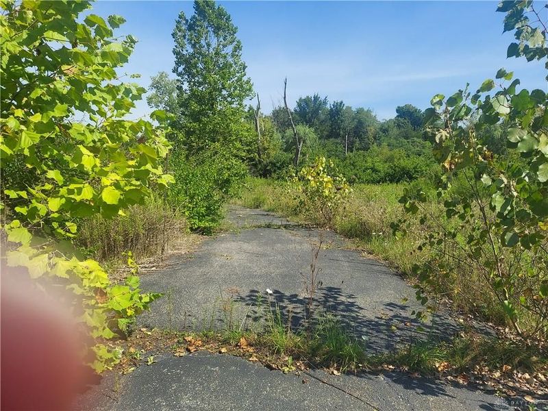 8148 Westbrook Road, Brookville, OH 45309 Photo 2