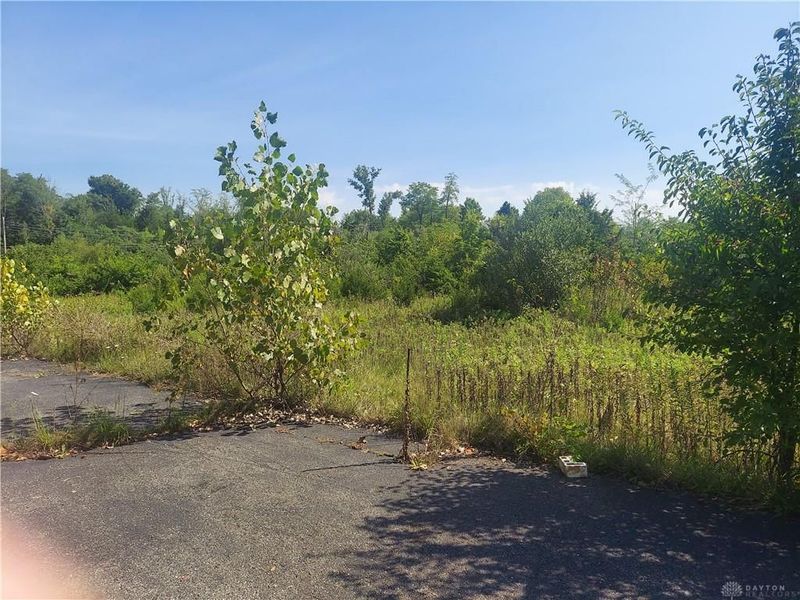 8148 Westbrook Road, Brookville, OH 45309 Photo 3