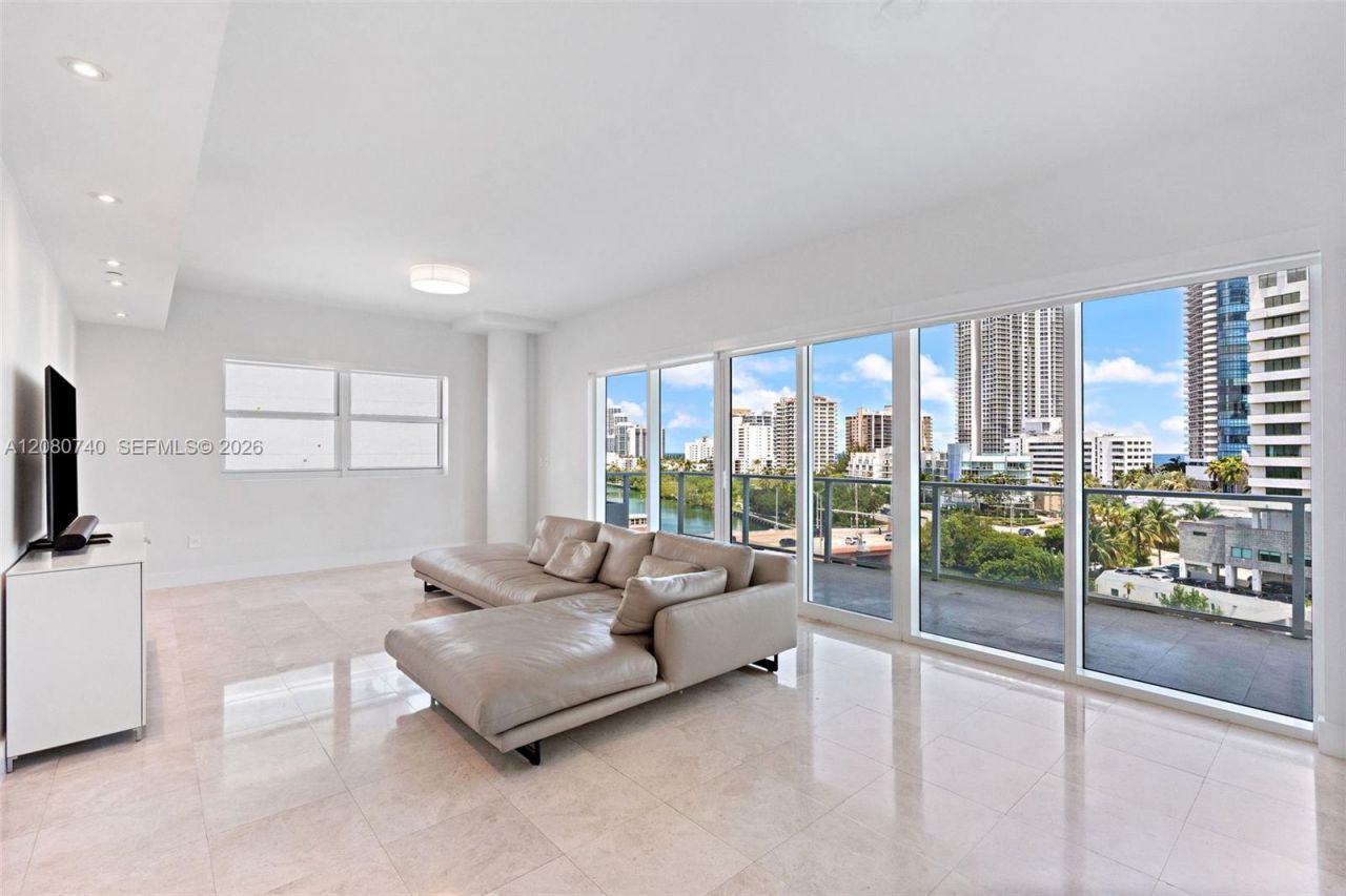 6103 Aqua Ave , Unit 702, Miami Beach, FL 33141 Photo