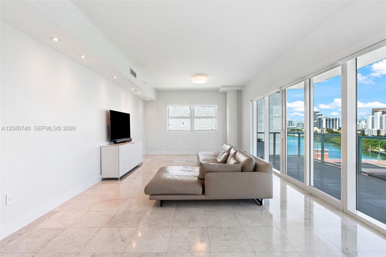 6103 Aqua Ave , Unit 702, Miami Beach, FL 33141 Photo