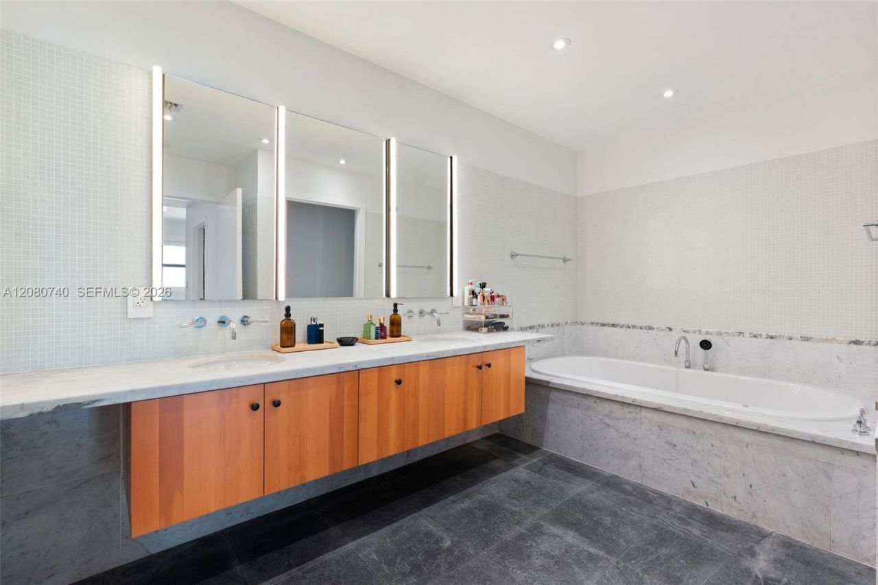 6103 Aqua Ave , Unit 702, Miami Beach, FL 33141 Photo