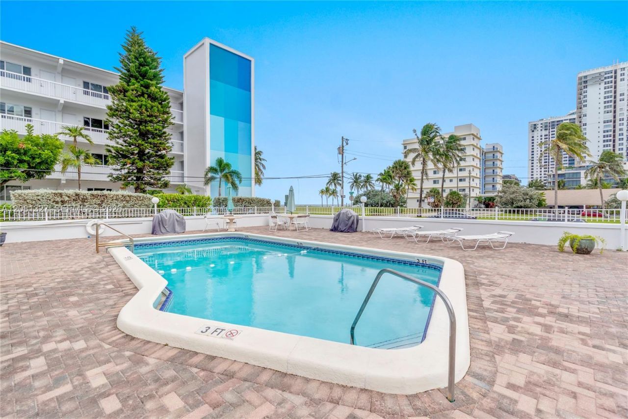 1801 S Surf Rd, Unit 1E, Hollywood, FL 33019 Photo
