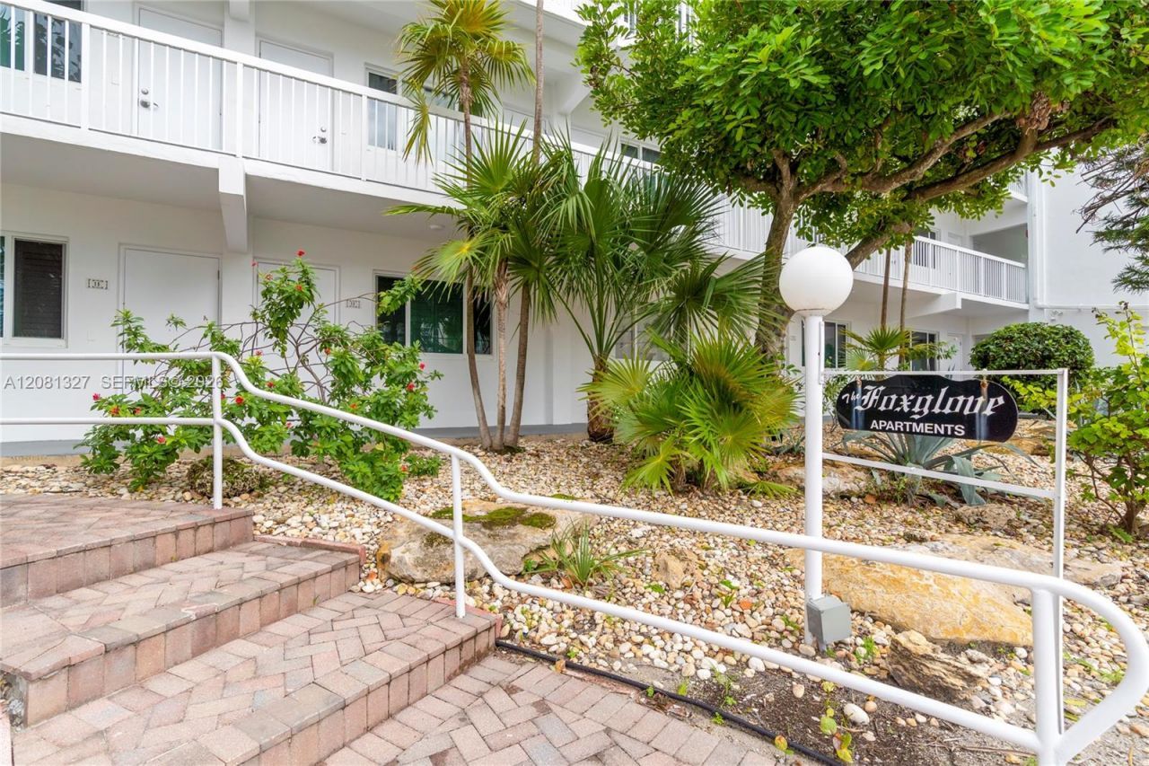 1801 S Surf Rd, Unit 1E, Hollywood, FL 33019 Photo
