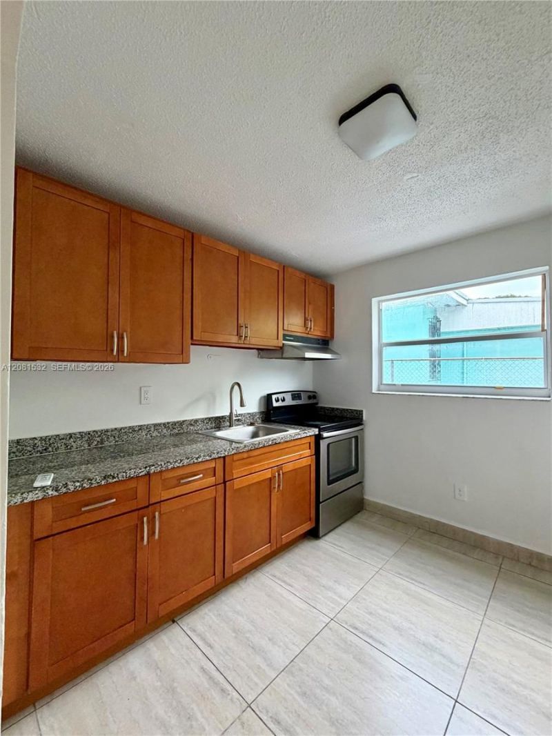 1045 SW 4th St, Unit 2, Miami, FL 33130 Photo