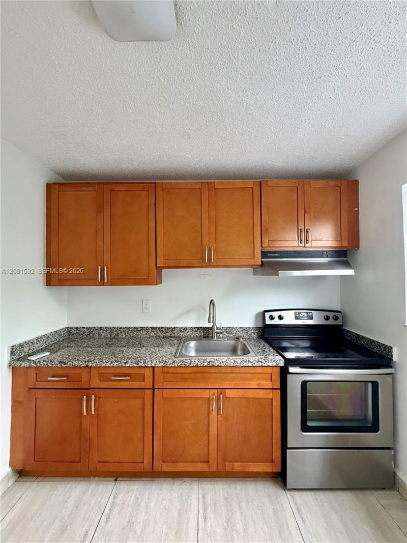 1045 SW 4th St, Unit 2, Miami, FL 33130 Photo